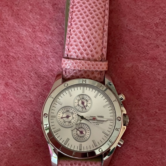 Tommy Hilfiger Women's 1780729 Sport Leather Watch - Picture 2 of 10